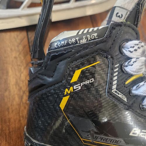 Black/White 2023 Bauer Supreme M5 Pro Hockey Skates Regular Width Size 3 (Used)