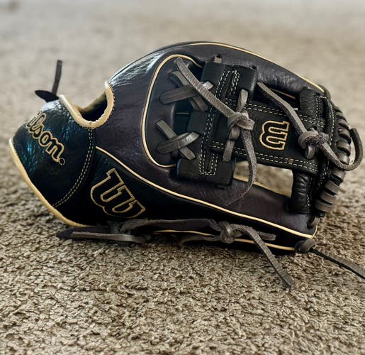 Wilson A1000 RH Infield Baseball Glove 11.5"