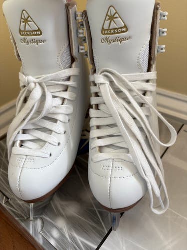 Jackson Mystique skates size 13.5 girls