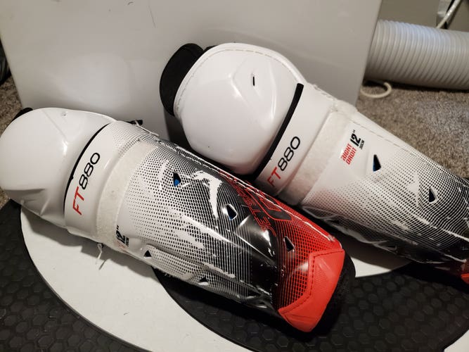 CCM Jetspeed FT880 12" Shin Pads (Used)