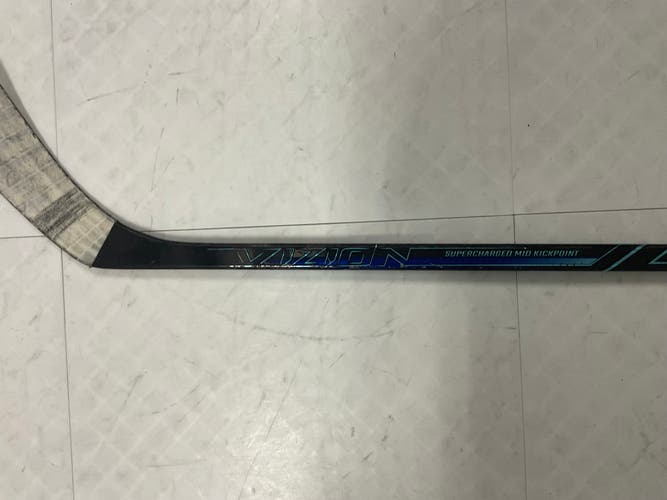 Youth CCM Vizion Right Handed Hockey Stick P29 Less Than 30 Flex (Used)