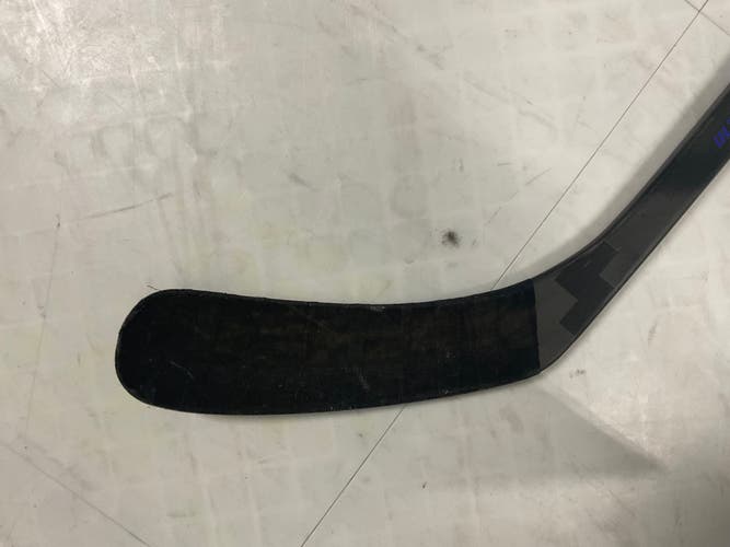 Youth CCM Ribcor Trigger 10 Pro Right Handed Hockey Stick P29 Less Than 30 Flex (Used)