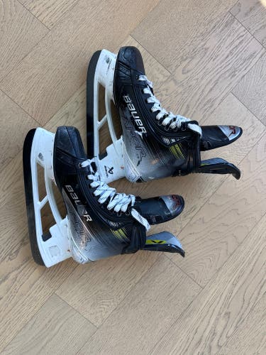 Black/Yellow 2023 Bauer Vapor Hyperlite 2 Hockey Skates Size 6.5 (Used)
