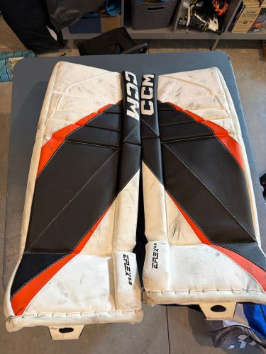 31" CCM EFlex 6.9 Goalie Leg Pads (Used)
