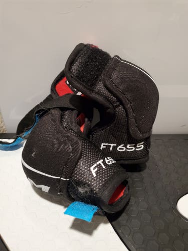 Youth Large CCM Elbow Pads (Used)
