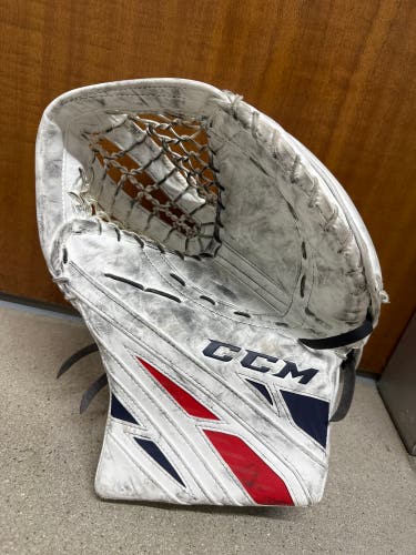 CCM EFlex 4.9 Regular Goalie Glove (Used)