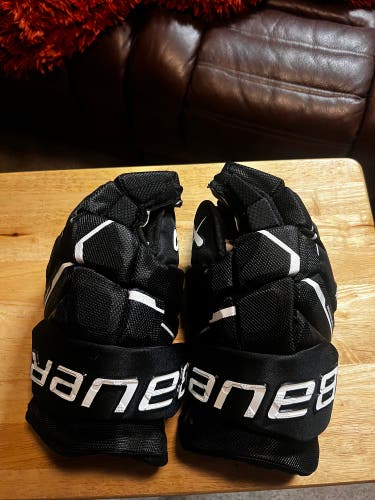 Bauer Supreme Mach Gloves 14" (Used)