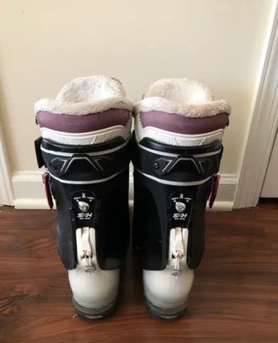 Mondo 24 & 24.5 Women's Dalbello Kyra Ski Boots (Used)