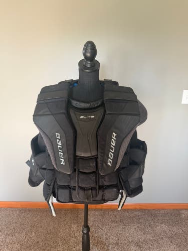 Medium Bauer Elite Goalie Chest Protector (Used)