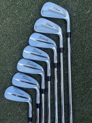 Men's 2025 Titleist 620 MB/CB Combo Right Handed Iron Set Stiff Flex (Used)