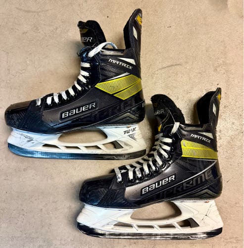 Black 2020 Bauer Supreme Matrix Hockey Skates 9 (Used)
