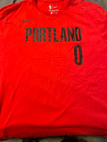 Portland Trailblazers Damian Lillard Red Large/Extra Large Men's Nike Shirt (Used)