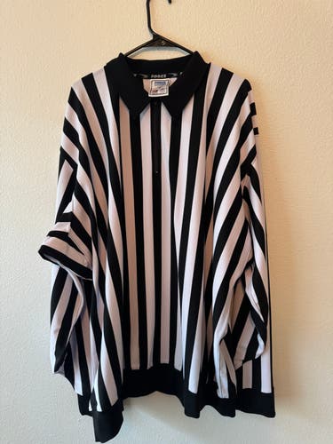 Force Pro Referee Sweater Size 60 (Used)