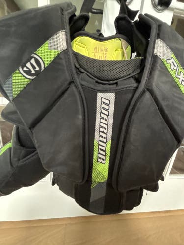 Large/Extra Large Warrior Ritual X4 E Goalie Chest Protector (Used)