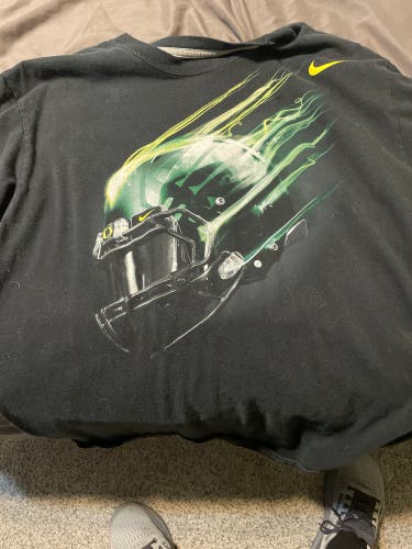 Oregon Helmet Tshirt Size L