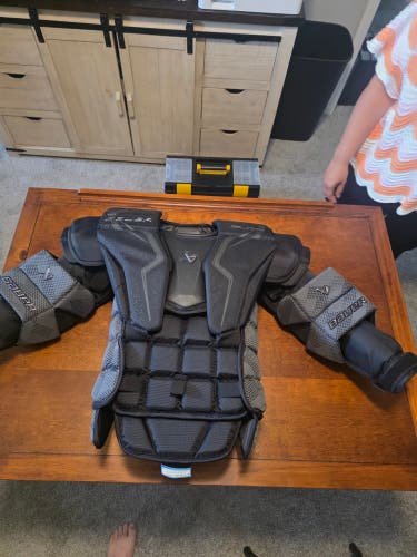 Medium Bauer Elite Goalie Chest Protector