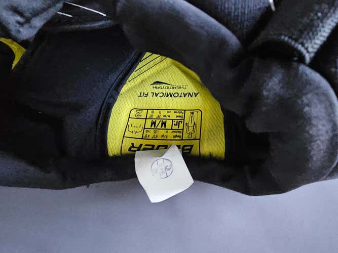 Medium Junior Bauer Supreme 190 Shoulder Pads (Used)