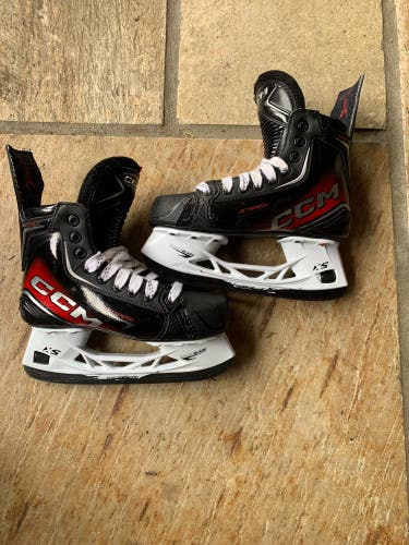 CCM JetSpeed Vibe Hockey Skates Regular Width Size 3.5 (Used)