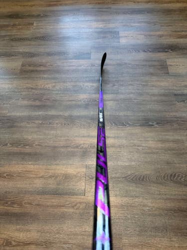 Junior Bauer Pulse Left Hand Hockey Stick P28 40 Flex (Used) - Purple