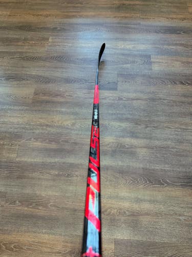 Junior Bauer Pulse Left Hand Hockey Stick P28 40 Flex (Used) - Red