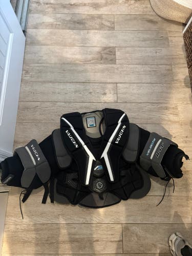 Used Intermediate Large Vaughn Velocity V9 Goalie Chest Protector