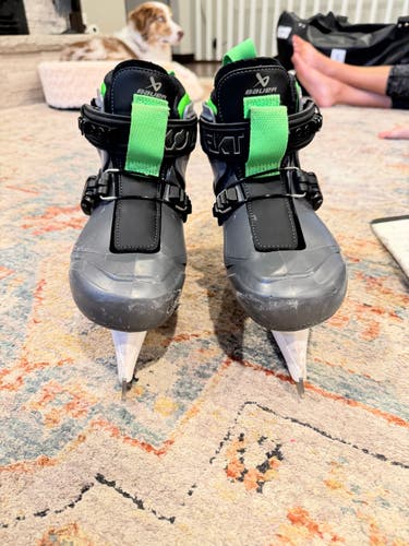 Bauer Konekt Hockey Goalie Skates Regular Width Size 4 (Used)