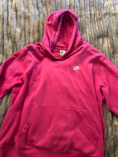 Red Women's XL Nike Sweatshirt (Used)