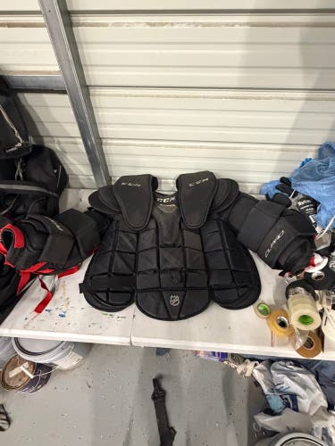 XL 2014 CCM CL Pro Goalie Chest Protector (Used)