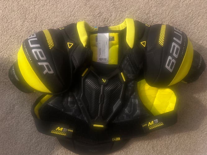 Boy’s Small Junior Bauer Supreme M3 Shoulder Pads (New)