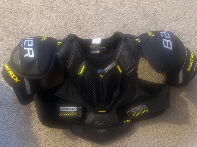 Men's Large Senior Bauer Supreme Matrix Shoulder Pads (New) 2023 model