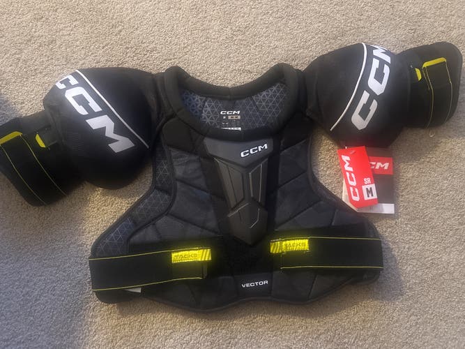 Men's Medium Senior CCM Vector Shoulder Pads (New)