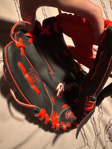 Rawlings Players Series & PlayMaker Series RH Baseball Glove 10" (Used)