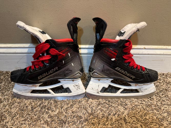2023 Bauer Vapor X5 Pro Hockey Skates Regular Width Size 2 (Used)