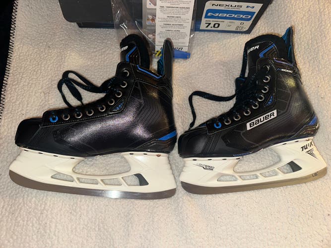 New in Box (Never Worn)Bauer Nexus N8000 Senior Hockey Skates - Size 7 D (Wide Fit)