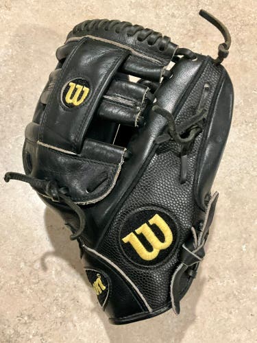 Wilson A2000 G4 RHT Infield Baseball Glove 11.5" (Used)