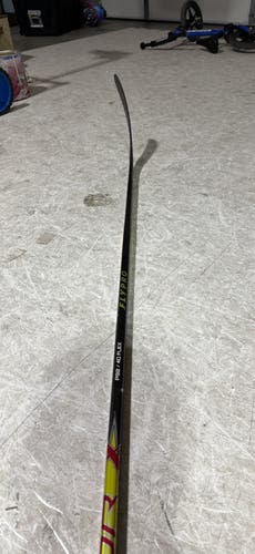 Junior Bauer Flypro Right Handed Hockey Stick P92 40 Flex (Used)