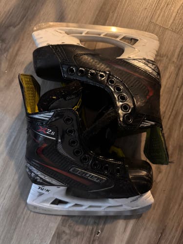2019 Bauer Vapor X2.6 Hockey Skates Size 2 (Used)