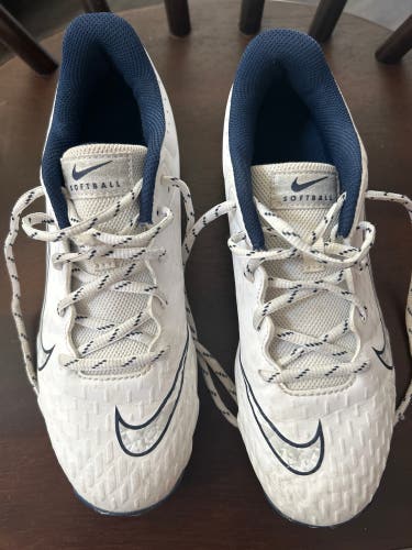 White Kid's 6.5Y (Big Kids / Youth) Nike Hyperdiamond 4 Pro Molded Cleats (Used)