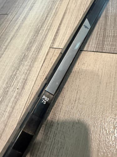 Senior All Black Right Handed Hockey Stick 75 Flex (Used)