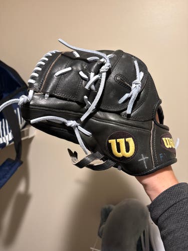 Wilson A2000 LH Pitcher's Baseball Glove 11.75" (Used)