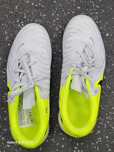 Used Nike Soccer Indoor Shoes Grey Junior 03.5 11849-S000044234