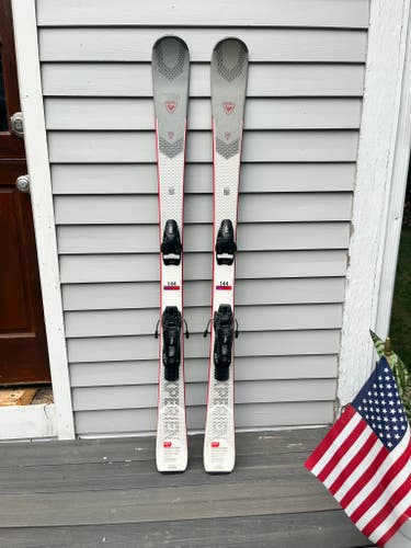 All Mountain 144 cm Rossignol Experience 76 Skis With Bindings (Used)