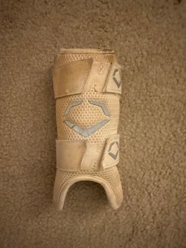 White Junior EvoShield Leg guard Shin Guards (Used)