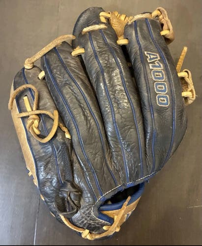 Wilson A1000 RH Infield Baseball Glove 11.5" read