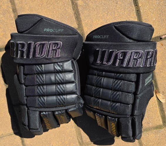 Warrior Super Novium Gloves 14" All Black