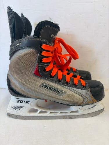 Bauer Vapor X40 Hockey Skates Regular Width Size 5.5 (Used)