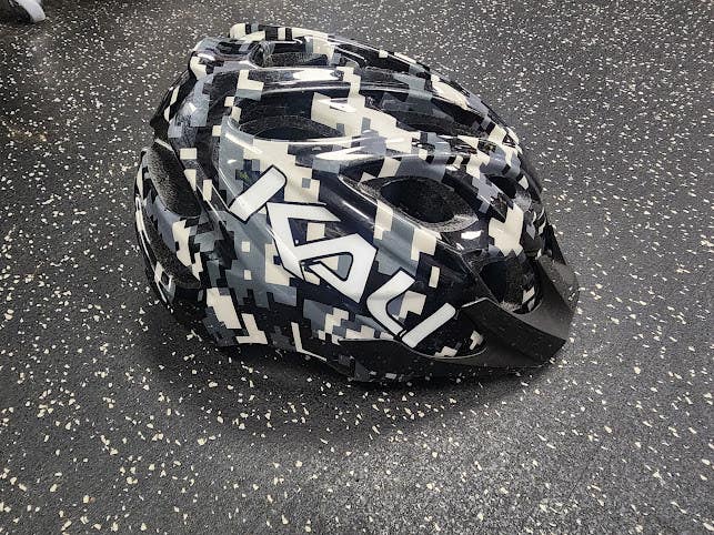 Used Kali Protectives CHAKRA YOUTH Bike Helmet Black SM 11849-S000044247