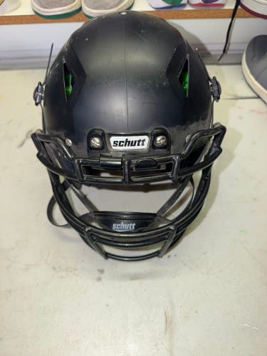 Black Youth Medium Schutt Vengeance A3 Helmet (Used)