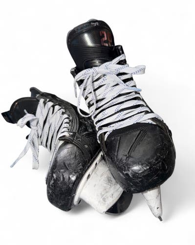 2025 Bauer Vapor Flylite Hockey Skates Regular Width Pro Stock 8.5 (Used)