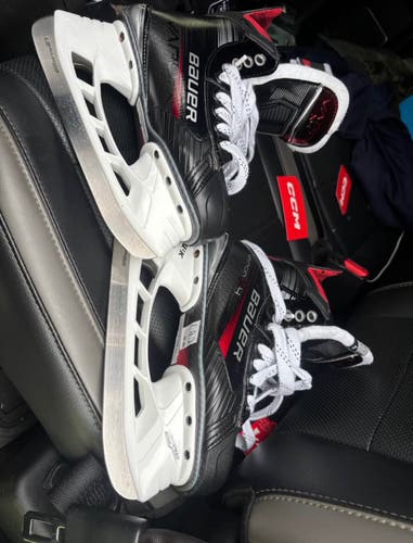 Bauer Vapor X4 Hockey Skates Size 4.5 (Like New)